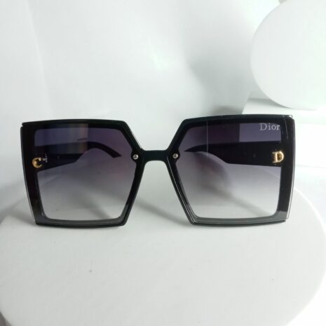 Dior-Pentagon-Glasses-DR67-1-rotated-1.jpg