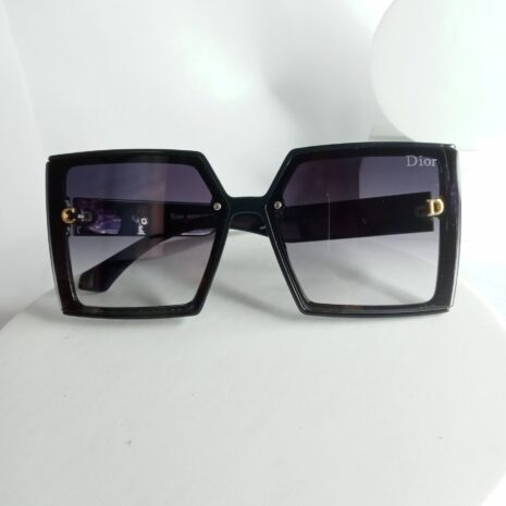 Dior-Pentagon-Glasses-DR67-14-rotated-1.jpg