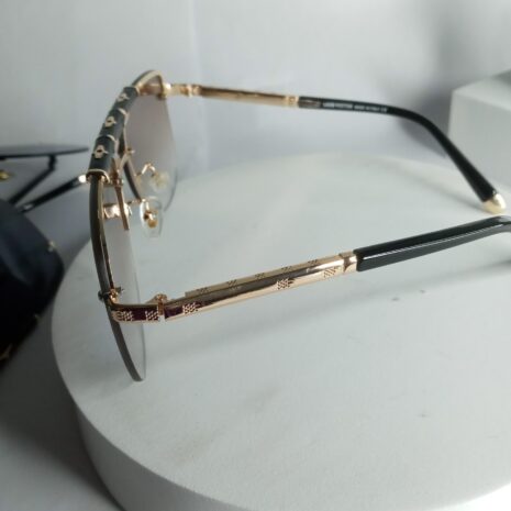 Louis-Vuitton-Ribbed-Mens-Glasses-LV75-2-rotated-1.jpg