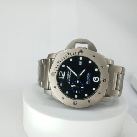 Panerai-Luminor-Submersible-carbontech-Chain-Watch-3.jpg