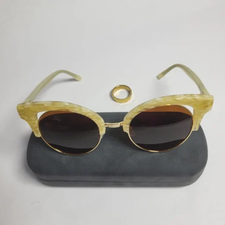 designer-collection-retro-round-marble-effect-sunglasses-05.webp