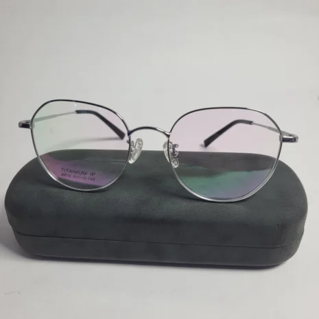 designer-collection-titanium-ip-round-eyeglass-frames-lightw-04.webp