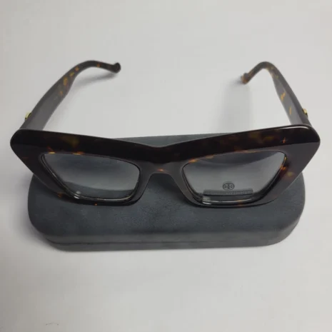 tory-burch-square-eyeglasses-black-red-tortoiseshell-designe-06.webp