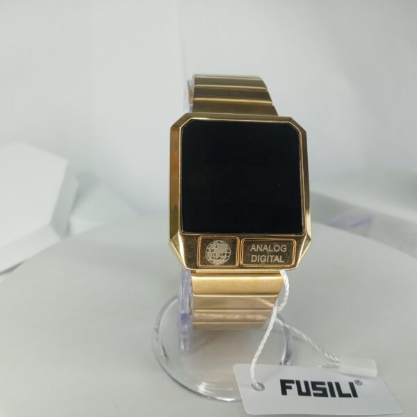 Designer Iridescent Digital Touchscreen Smartwatch with Metal Band
