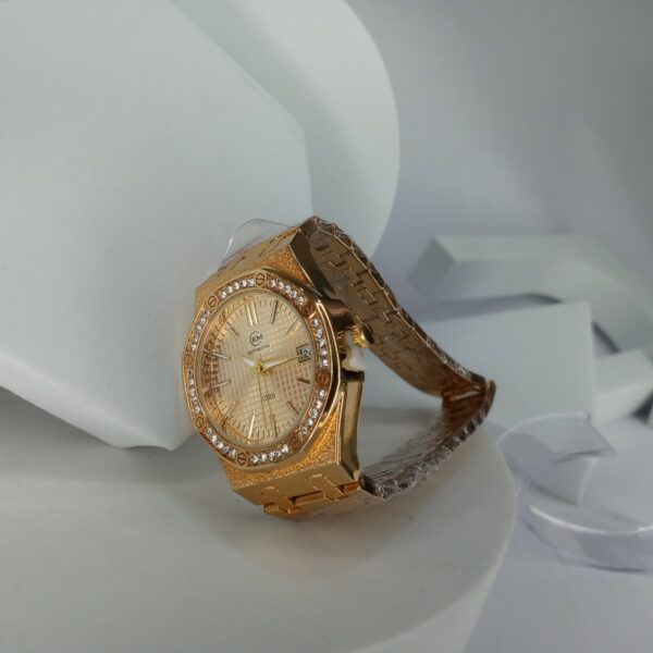 Keep Moving K005 Women's Luxury Gold-Tone Quartz Watch with Diamond Bezel