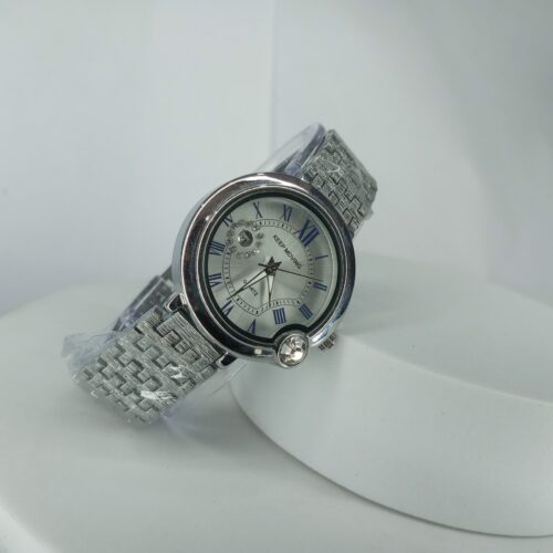 Keep Moving Elegant Silver Quartz Women's Chain Watch with Roman Numerals