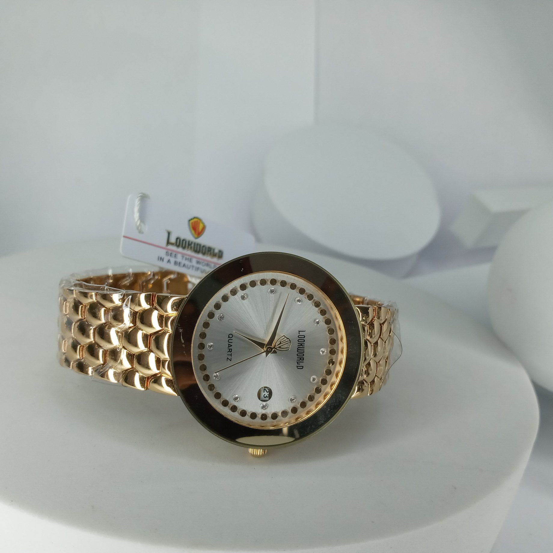 Lookworld 1041G Women's Gold Quartz Chain Watch with Date Display