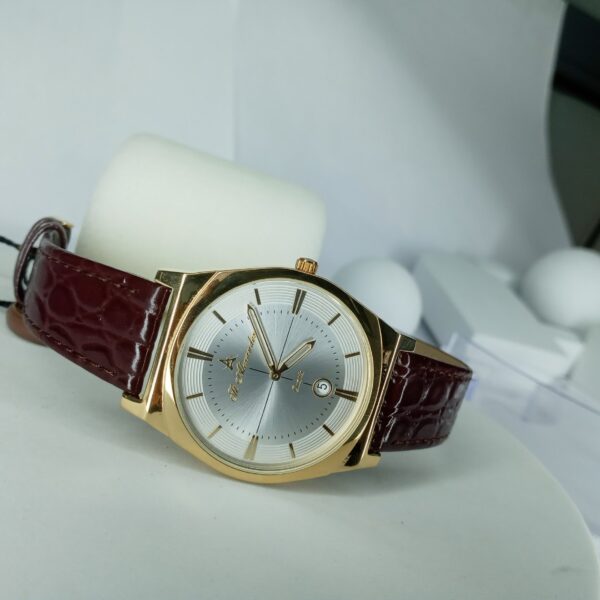 St. Alexander Men's Elegant Gold Tone Quartz Watch with Leather Strap  Date Display