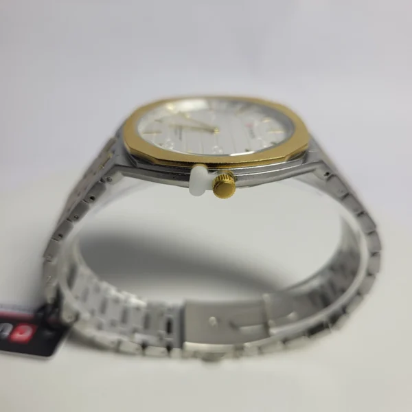 Curren 8444 Men's Gold Stainless Steel Quartz Water Resistant Watch