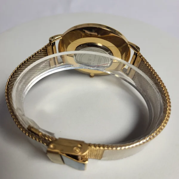 Daniel Wellington DW-11 Minimalist Unisex Stainless Steel Mesh Waterproof Watch